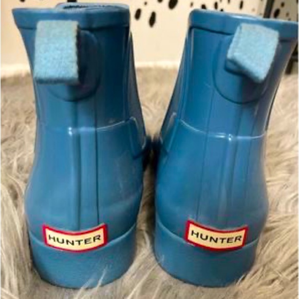 Size 7 short Hunter boot brand rain boots.